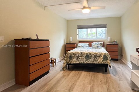 Copropriété à vendre à Hallandale Beach, Floride: 2 chambres, 111.48 m2 № 1987317 - photo 9