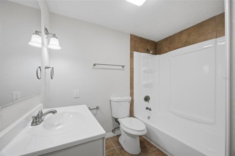 House in Hudson, Florida 3 bedrooms, 137.5 sq.m. № 2104784 - photo 11