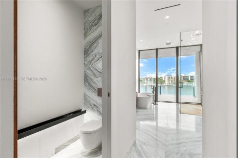 Condo in Miami, Florida, 3 bedrooms  № 2008670 - photo 9
