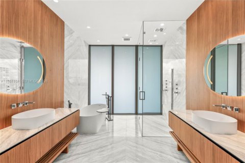 Condo in Miami, Florida, 3 bedrooms  № 2008670 - photo 5