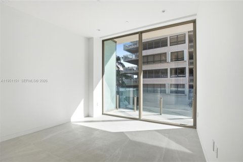 Condo in Miami, Florida, 3 bedrooms  № 2008670 - photo 24