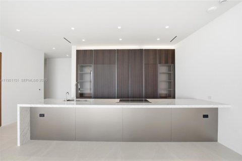 Condo in Miami, Florida, 3 bedrooms  № 2008670 - photo 12