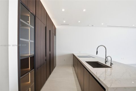 Condo in Miami, Florida, 3 bedrooms  № 2008670 - photo 14