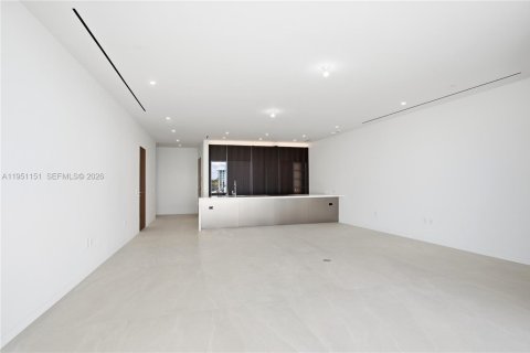 Condo in Miami, Florida, 3 bedrooms  № 2008670 - photo 19