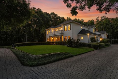 House in Tarpon Springs, Florida 6 bedrooms, 575.99 sq.m. № 2238795