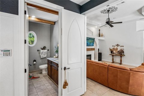 Casa en venta en Tarpon Springs, Florida, 6 dormitorios, 575.99 m2 № 2238795 - foto 25