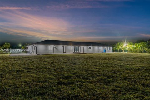 Villa ou maison à vendre à Homestead, Floride: 4 chambres, 248.98 m2 № 2292877 - photo 5