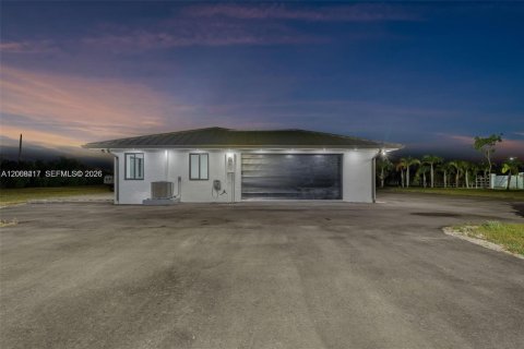 Villa ou maison à vendre à Homestead, Floride: 4 chambres, 248.98 m2 № 2292877 - photo 3