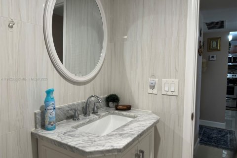 Condominio en venta en Hallandale Beach, Florida, 1 dormitorio, 120.77 m2 № 2253958 - foto 12