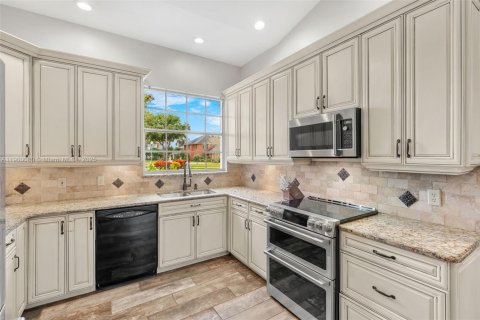 Casa en venta en Orlando, Florida, 4 dormitorios, 217.39 m2 № 1970667 - foto 21