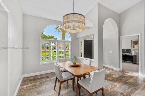 Casa en venta en Orlando, Florida, 4 dormitorios, 217.39 m2 № 1970667 - foto 5