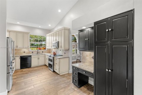 Casa en venta en Orlando, Florida, 4 dormitorios, 217.39 m2 № 1970667 - foto 20