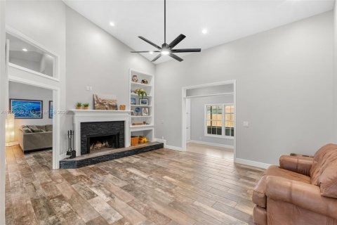 Casa en venta en Orlando, Florida, 4 dormitorios, 217.39 m2 № 1970667 - foto 17