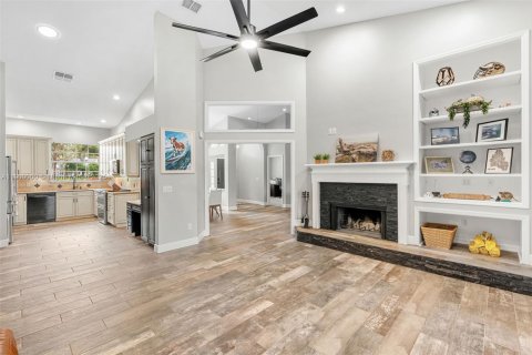 Casa en venta en Orlando, Florida, 4 dormitorios, 217.39 m2 № 1970667 - foto 19