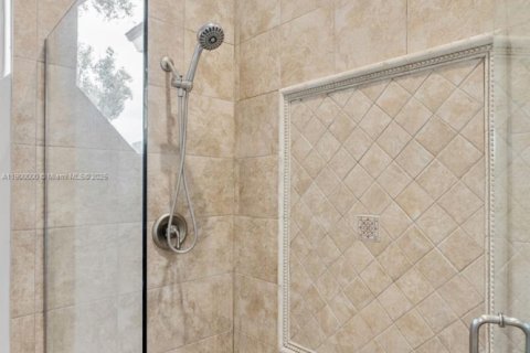 Casa en venta en Orlando, Florida, 4 dormitorios, 217.39 m2 № 1970667 - foto 14