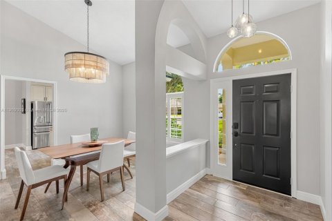 Casa en venta en Orlando, Florida, 4 dormitorios, 217.39 m2 № 1970667 - foto 3