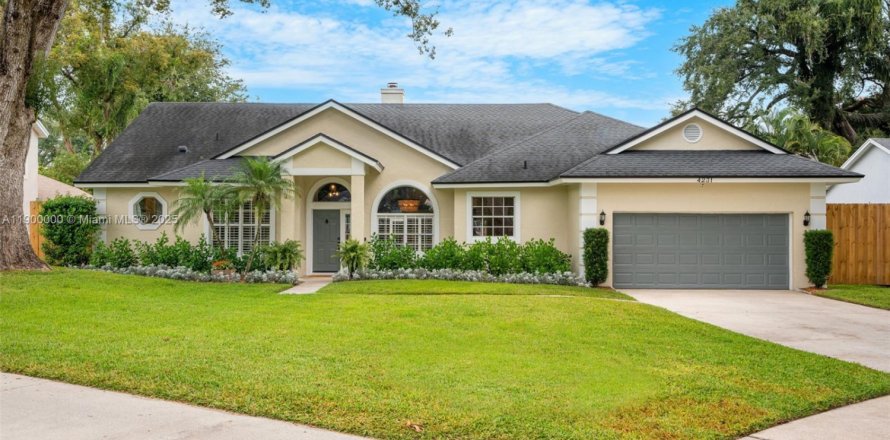 Casa en Orlando, Florida 4 dormitorios, 217.39 m2 № 1970667