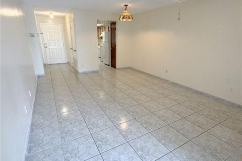 House in Kissimmee, Florida 3 bedrooms, 99.59 sq.m. № 1787657 - photo 15