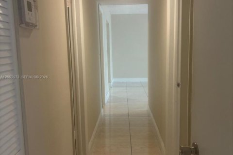 Condo in Hialeah, Florida, 3 bedrooms  № 2066465 - photo 7