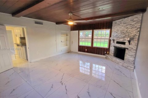Apartment in Hallandale Beach, Florida 2 bedrooms, 148.64 sq.m. № 2242439 - photo 8