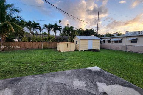 Apartment in Hallandale Beach, Florida 2 bedrooms, 148.64 sq.m. № 2242439 - photo 24