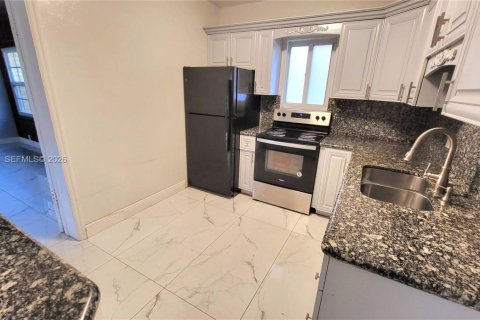 Apartment in Hallandale Beach, Florida 2 bedrooms, 148.64 sq.m. № 2242439 - photo 28