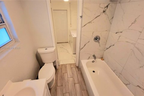 Apartment in Hallandale Beach, Florida 2 bedrooms, 148.64 sq.m. № 2242439 - photo 20