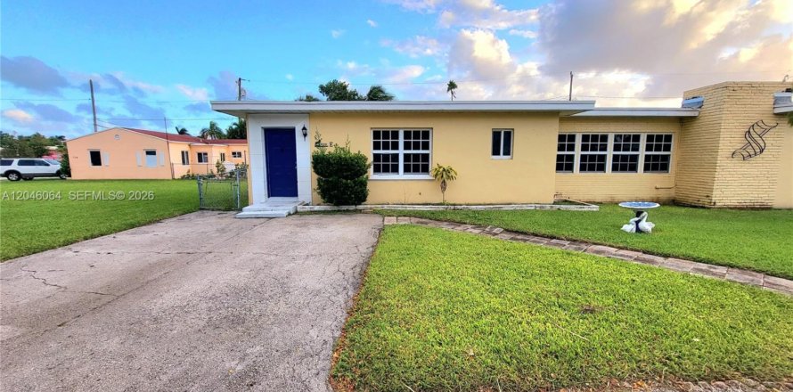 Apartment in Hallandale Beach, Florida 2 bedrooms, 148.64 sq.m. № 2242439