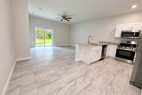 Commercial property in Port Charlotte, Florida 6 bedrooms, 222.97 sq.m. № 2431170 - photo 6