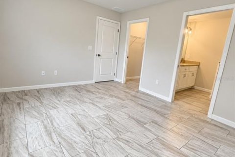 Commercial property in Port Charlotte, Florida 6 bedrooms, 222.97 sq.m. № 2431170 - photo 2