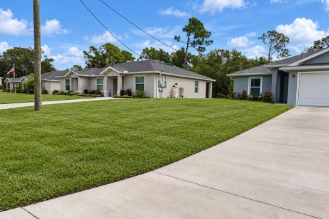 Commercial property in Port Charlotte, Florida 6 bedrooms, 222.97 sq.m. № 2431170 - photo 15