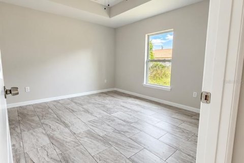 Commercial property in Port Charlotte, Florida 6 bedrooms, 222.97 sq.m. № 2431170 - photo 3