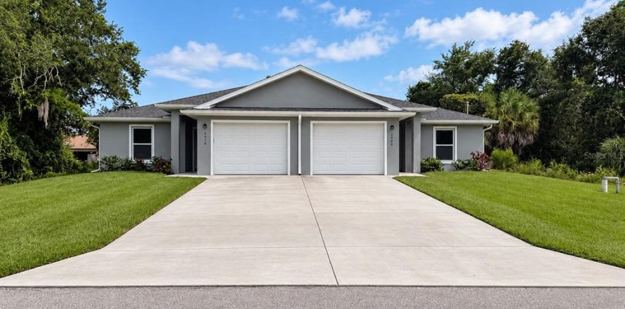 Commercial property in Port Charlotte, Florida 6 bedrooms, 222.97 sq.m. № 2431170