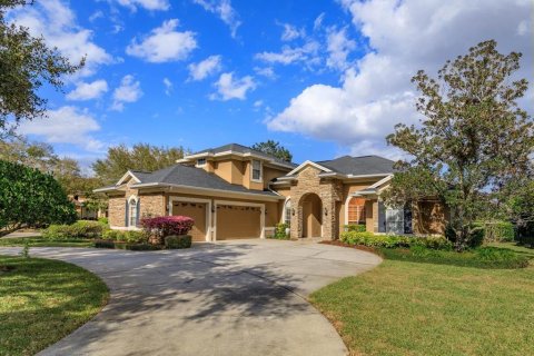House in Lake Mary, Florida 4 bedrooms, 301.19 sq.m. № 1569290 - photo 1