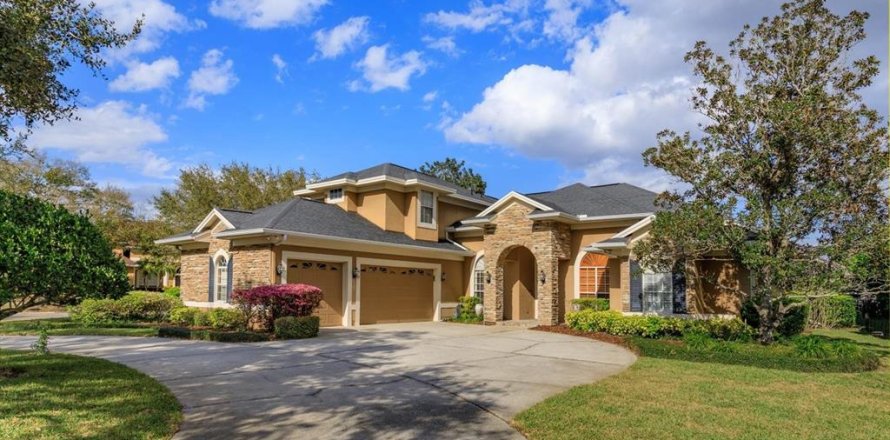 House in Lake Mary, Florida 4 bedrooms, 301.19 sq.m. № 1569290