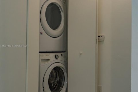 Condominio en venta en Miami, Florida, 2 dormitorios, 116.78 m2 № 2186018 - foto 15