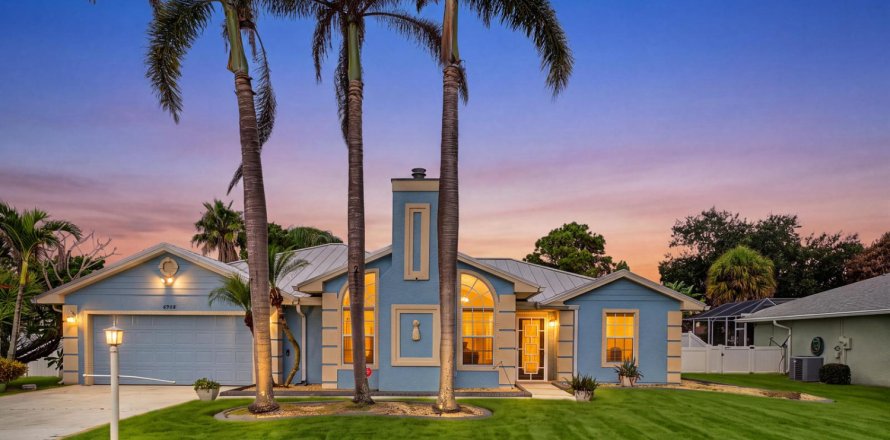 Casa en Port St. Lucie, Florida 3 dormitorios, 171.31 m2 № 2307741