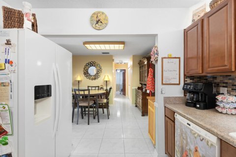 House in Stuart, Florida 3 bedrooms, 187.85 sq.m. № 2192903 - photo 7