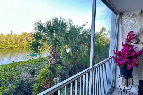 Condo in Englewood, Florida, 2 bedrooms  № 1551517 - photo 26