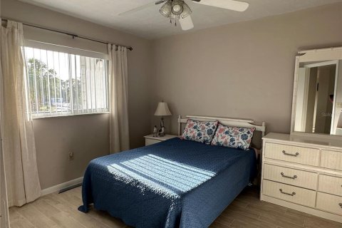 Condo in Englewood, Florida, 2 bedrooms  № 1551517 - photo 22