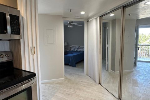 Condo in Englewood, Florida, 2 bedrooms  № 1551517 - photo 23