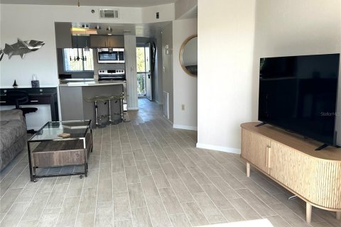 Condo in Englewood, Florida, 2 bedrooms  № 1551517 - photo 15