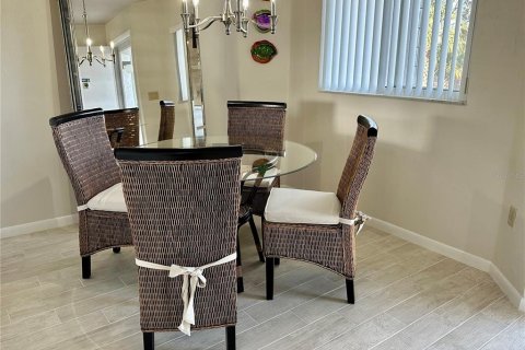 Condo in Englewood, Florida, 2 bedrooms  № 1551517 - photo 7