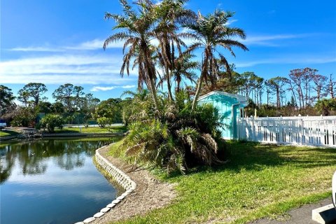 Condo in Englewood, Florida, 2 bedrooms  № 1551517 - photo 30