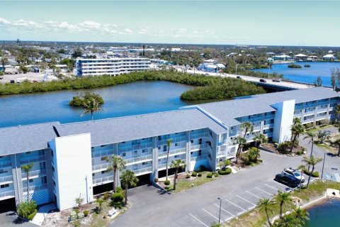 Condo in Englewood, Florida, 2 bedrooms  № 1551517 - photo 12
