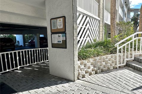 Condo in Englewood, Florida, 2 bedrooms  № 1551517 - photo 14