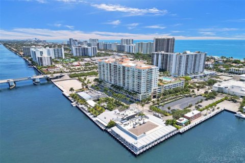 Copropriété à vendre à Fort Lauderdale, Floride: 2 chambres, 111.48 m2 № 2397808 - photo 30