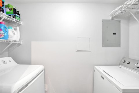 Copropriété à vendre à Fort Lauderdale, Floride: 2 chambres, 111.48 m2 № 2397808 - photo 27