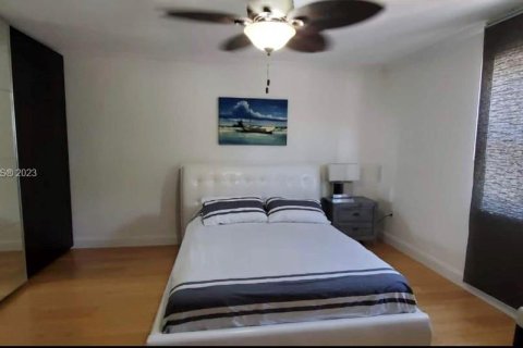 Apartamento en alquiler en Miami Beach, Florida, 1 dormitorio, 52.95 m2 № 1937055 - foto 4