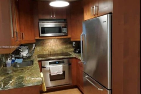 Apartamento en alquiler en Miami Beach, Florida, 1 dormitorio, 52.95 m2 № 1937055 - foto 1